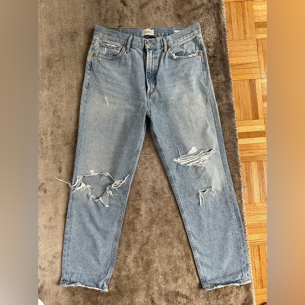 CITIZEN OF HUMANITY. Distressed Blue Jeans. Relaxed fit